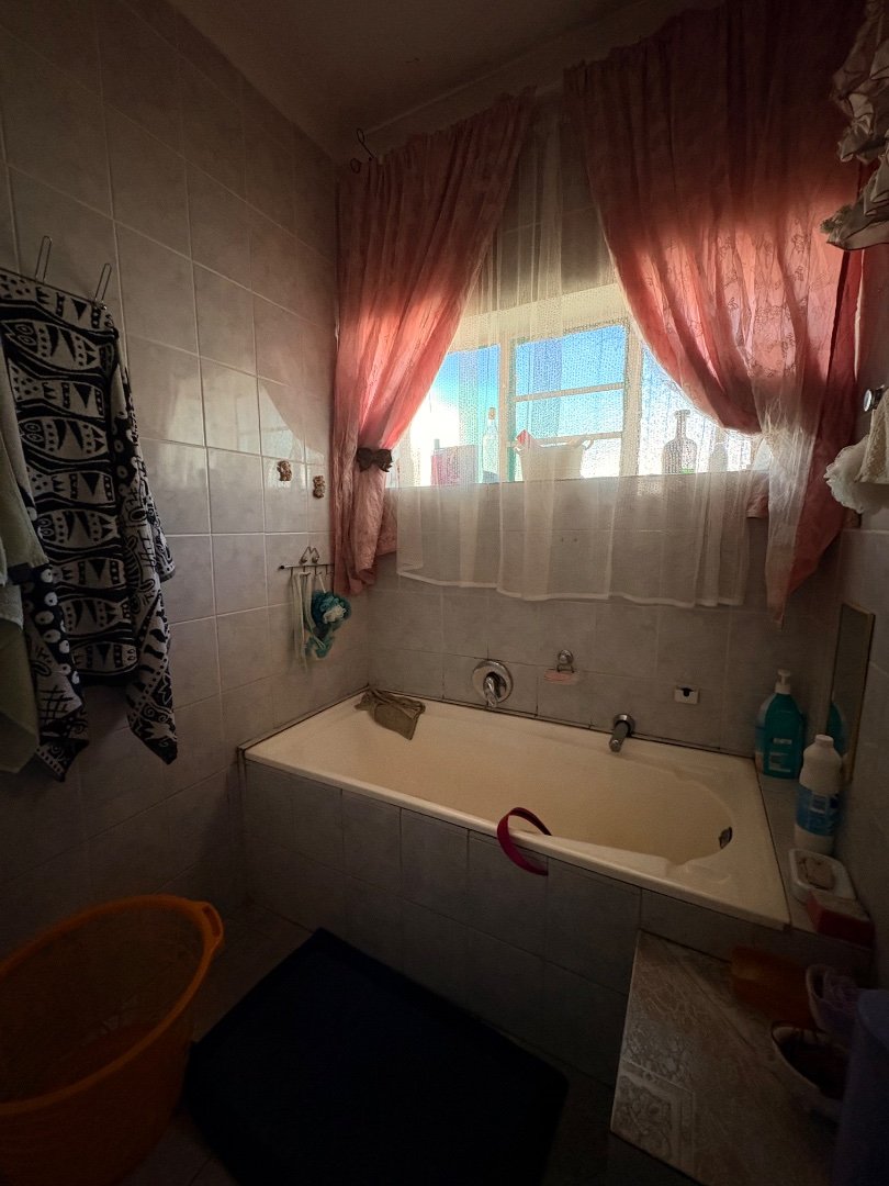 5 Bedroom Property for Sale in Stilfontein Ext 3 North West